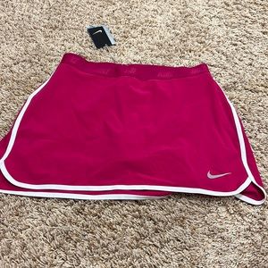 Nike pink women’s golf skort